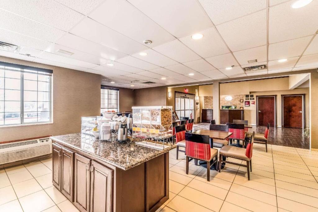 Hawthorn Extended Stay By Wyndham Amarillo Exterior photo